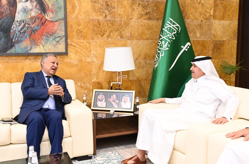 L’ambassadeur du Maroc à Riyad examine avec le ministre saoudien