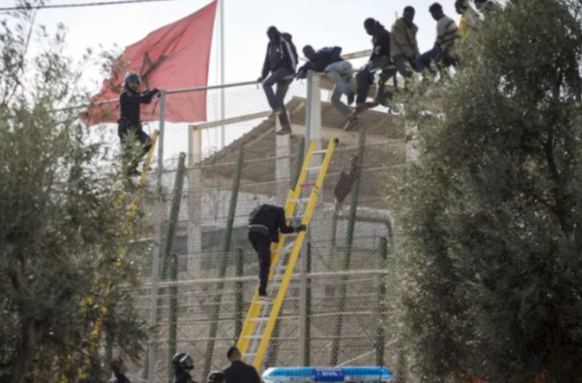 L’assaut contre la clôture métallique de Melilia, une tentative visant à remettre en cause la politique marocaine d’immigration et d’asile