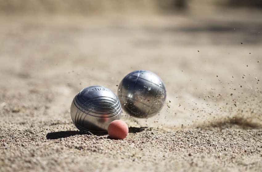 Le championnat national seniors triplette de pétanque se déroule à