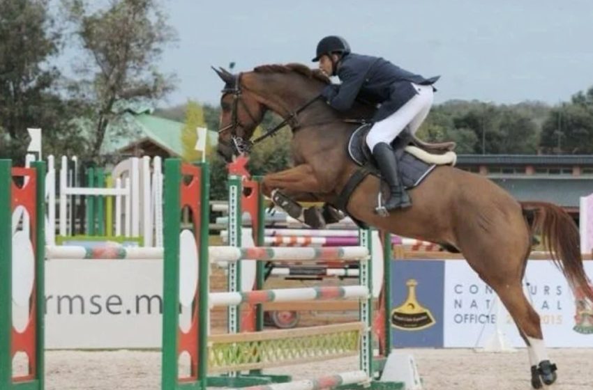 Semaine du cheval 2024 (saut d’obstacles): Le brigadier de police Mouhcine Yakhou remporte le championnat du Maroc militaire “A”
