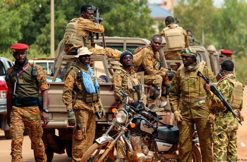  Burkina: Une vingtaine de morts dans une attaque terroriste présumée