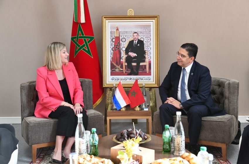  M. Bourita s’entretient à Marrakech avec la ministre du Commerce extérieur et de la coopération au développement des Pays-Bas