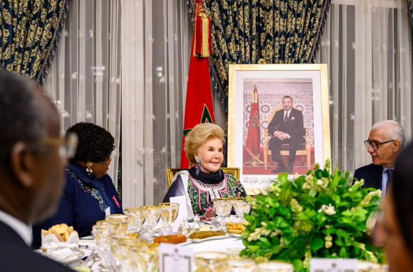  SM le Roi offre un dîner en l’honneur des participants à la 10è AG de l’Union africaine des aveugles, présidé par Son Altesse la Princesse Lalla Lamia Essolh