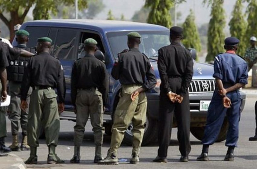 Nigeria: Quatre policiers tués par des hommes armés