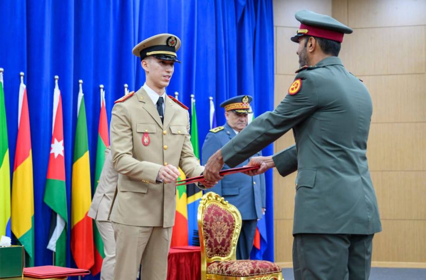  SAR le Prince Héritier Moulay El Hassan préside à Kénitra la cérémonie de sortie de la 24ème promotion du Cours Supérieur de Défense et de la 58ème promotion du Cours État-Major