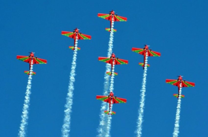 Fête du Trône 2024 : Les Forces Armées Royales organisent des Shows aériens et des sauts d’exhibition en parachutes