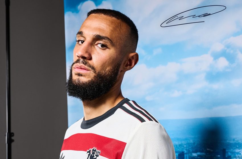  L’international marocain Noussair Mazraoui rejoint Manchester United