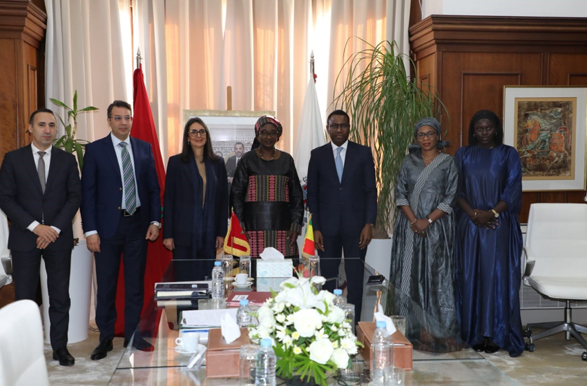 Le renforcement du partenariat Maroc-Sénégal au centre d’entretiens entre Mmes Fettah et Fall