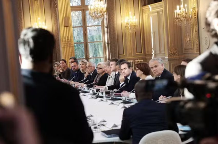 France: l’urgence budgétaire au coeur du premier Conseil des ministres du gouvernement Bayrou