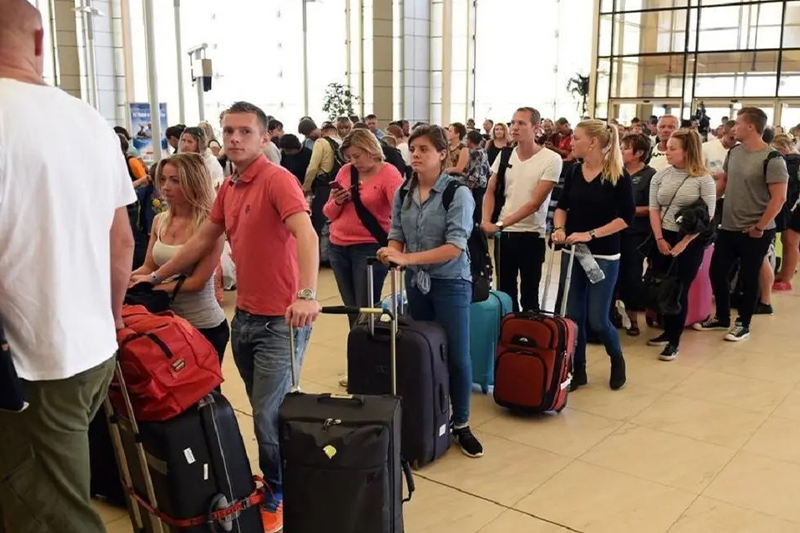 أربع دول من الاتحاد الأوروبي تعلن إغلاق حدودها في وجه السياح الروس