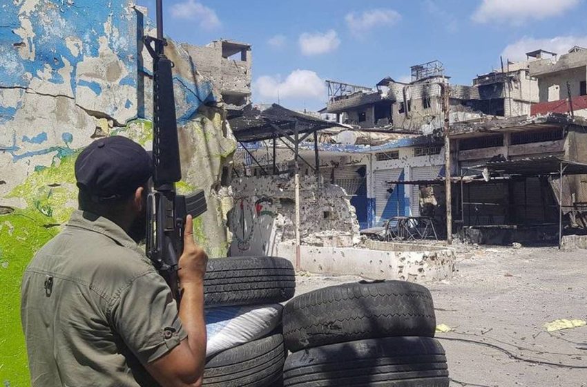 مخيم عين الحلوة للاجئين الفلسطينيين: إصابة 20 شخصا جراء تجدد الاشتباكات المسلحة