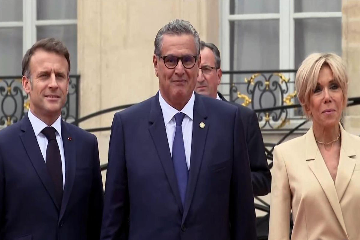 عزيز أخنوش يحضر حفل استقبال أقامه الرئيس الفرنسي والسيدة بريجيت ماكرون