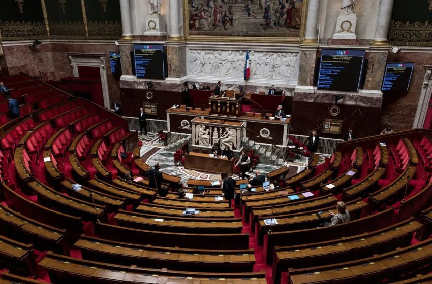 الجمعية الوطنية الفرنسية تبحث عن أغلبيتها