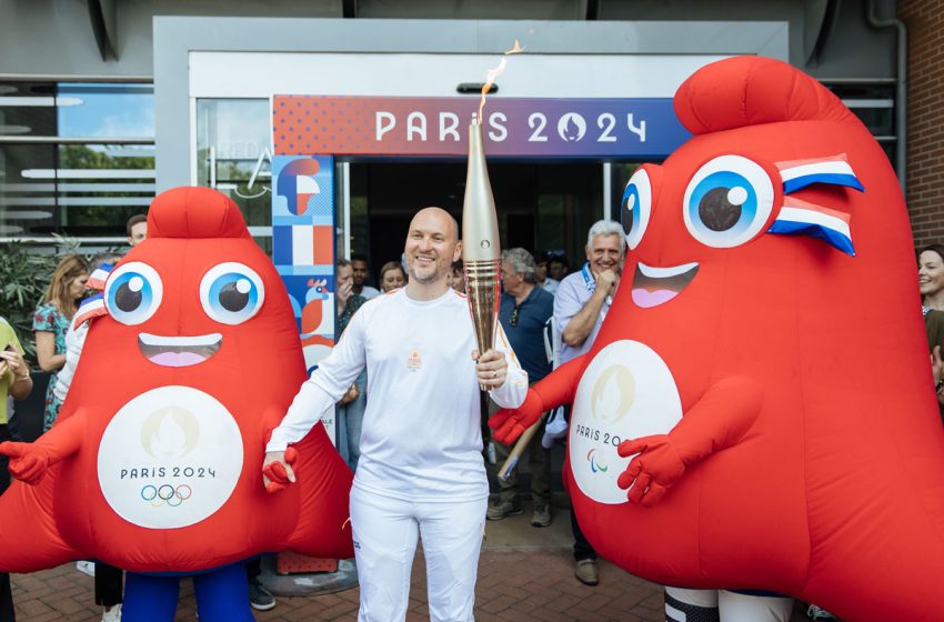 أولمبياد باريس 2024: الشعلة الأولمبية تتوقف في الرواق المغربي بمنطقة