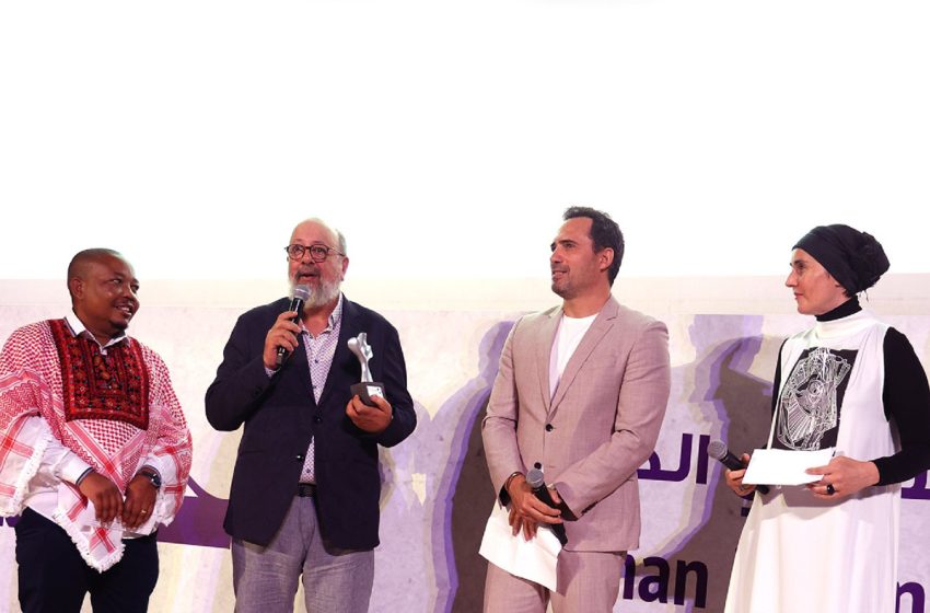 مهرجان عمان السينمائي: الفيلم المغربي كلاب الصيد للمخرج كمال الازرق يفوز بجائزة السوسنة السوداء